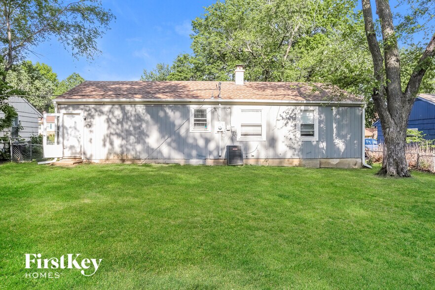 Building Photo - 6004 Farley Ave
