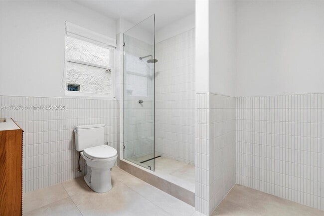 Building Photo - 177 NE 44th St