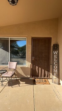 Building Photo - Fully furnished Rental Available Now