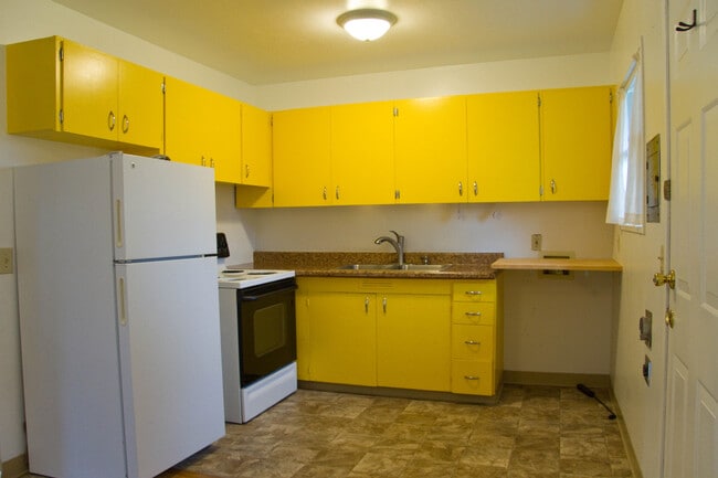 Building Photo - Lovely Arbor Lodge 3-Bedroom Home with Spa...
