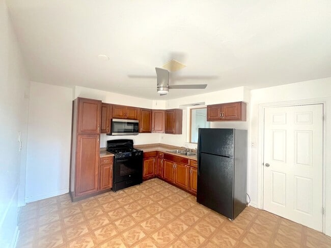 Building Photo - NORTH SIDE - Spacious 2BD/1BTH unit for rent!
