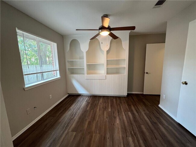 Building Photo - 4714 Castleman Dr