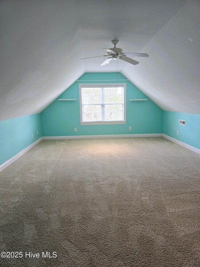 Building Photo - 1011 Ginger Lily Way