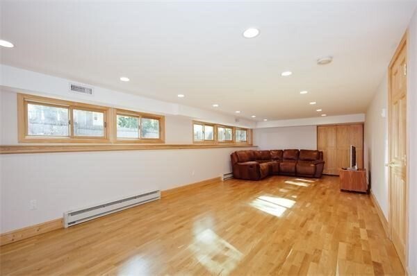 Building Photo - 22 Westlund Rd