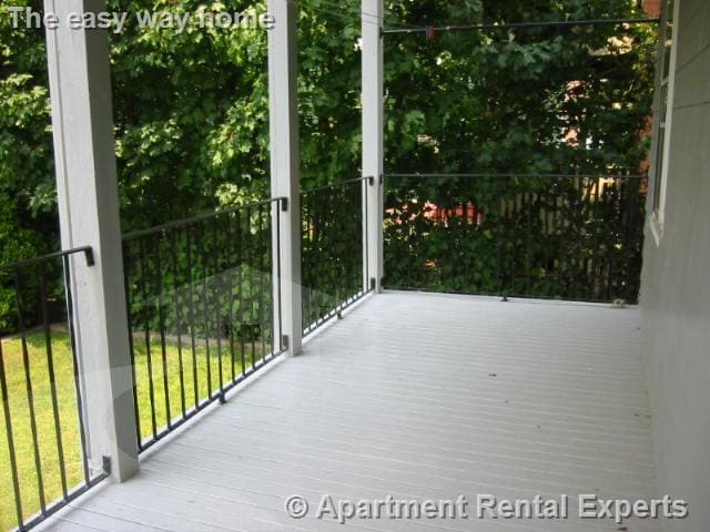 Building Photo - 38 Cherry St