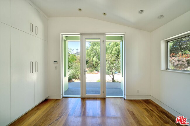 Building Photo - 6000 Philip Ave