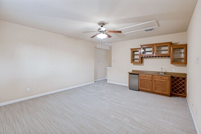 Building Photo - 23214 Crest View Way