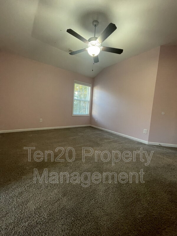 Building Photo - 236 Cedar Wy