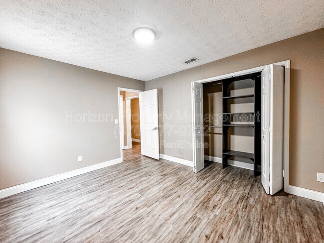 Building Photo - 233 Goshen Ln