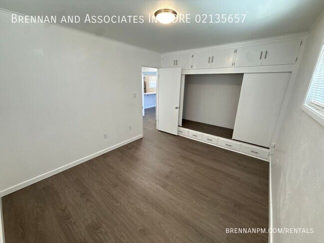 Building Photo - 288 1/2 Fifth Avenue-