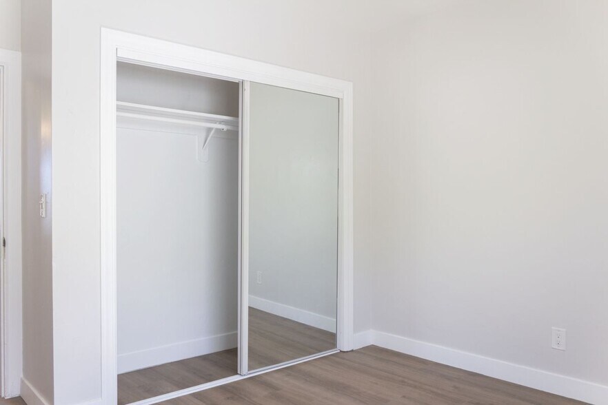 Building Photo - 352 Winslow St