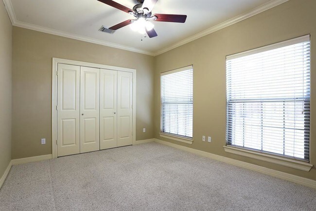 Building Photo - 2822 Helena St