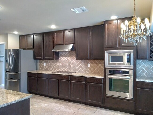 Building Photo - *COMING SOON* Exquisite Estate Living in Prestigious Hollywood Park With Outdoor Kitchen!