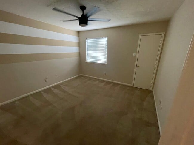 Building Photo - 4002 Timber Falls Ct