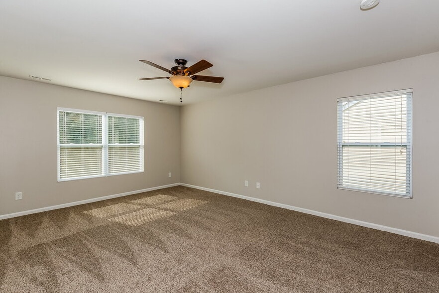 Building Photo - 2022 Savannah Hills Dr