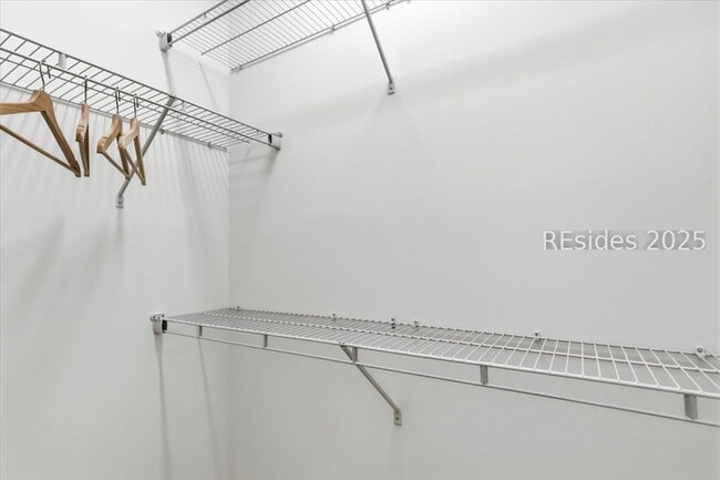 Building Photo - 855 Weekend Ave