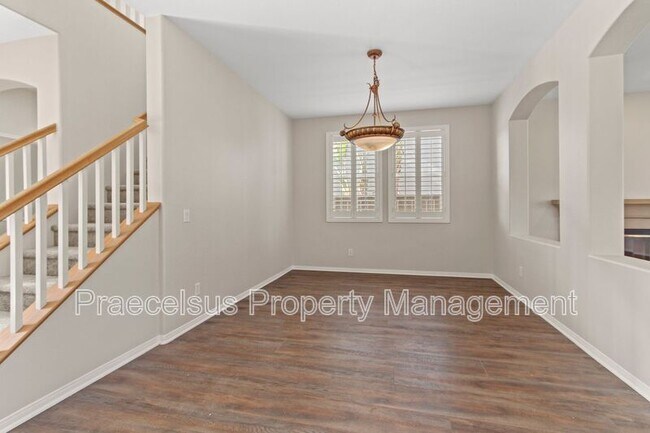 Building Photo - 421 Corte Calypso