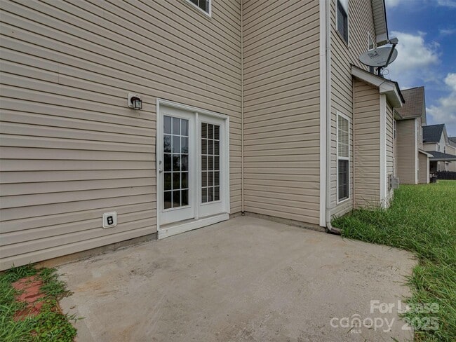 Building Photo - 5607 Fulton Ridge Dr