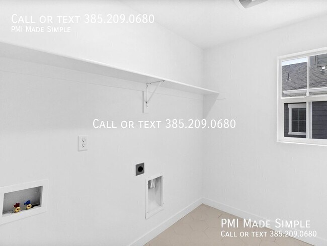 Building Photo - 4935 N Willowbank Dr