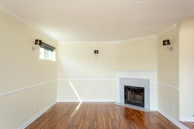Building Photo - 2bd/2ba Seattle Condo