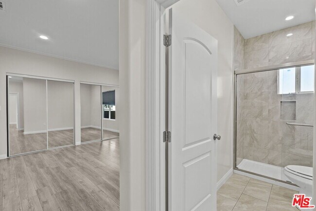 Building Photo - 6715 Cedros Ave