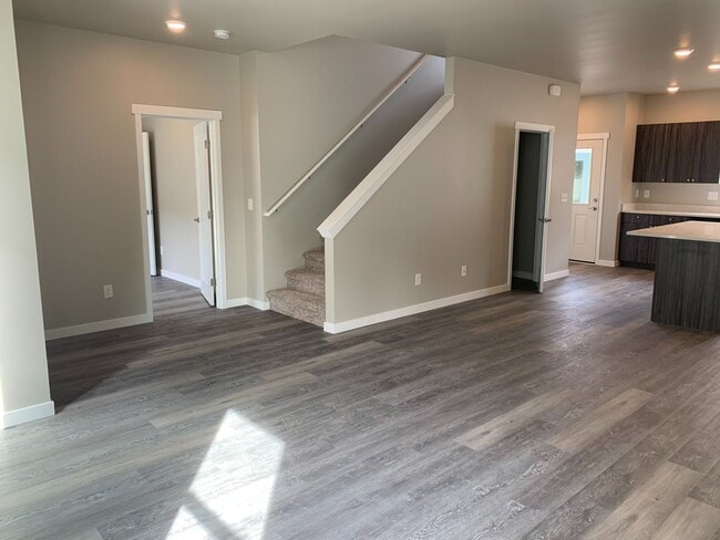 Building Photo - 668 E Street