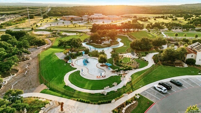 Building Photo - 143 Maravillas