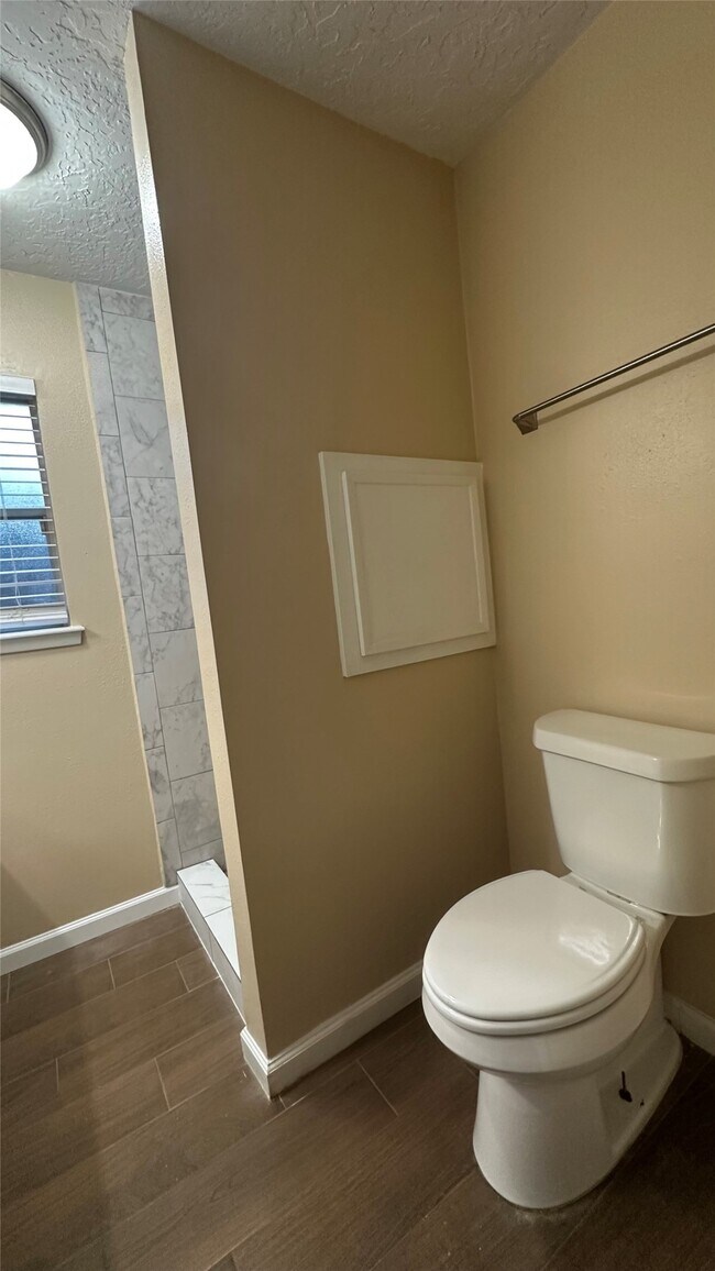 Building Photo - 11503 Briar Forest Dr