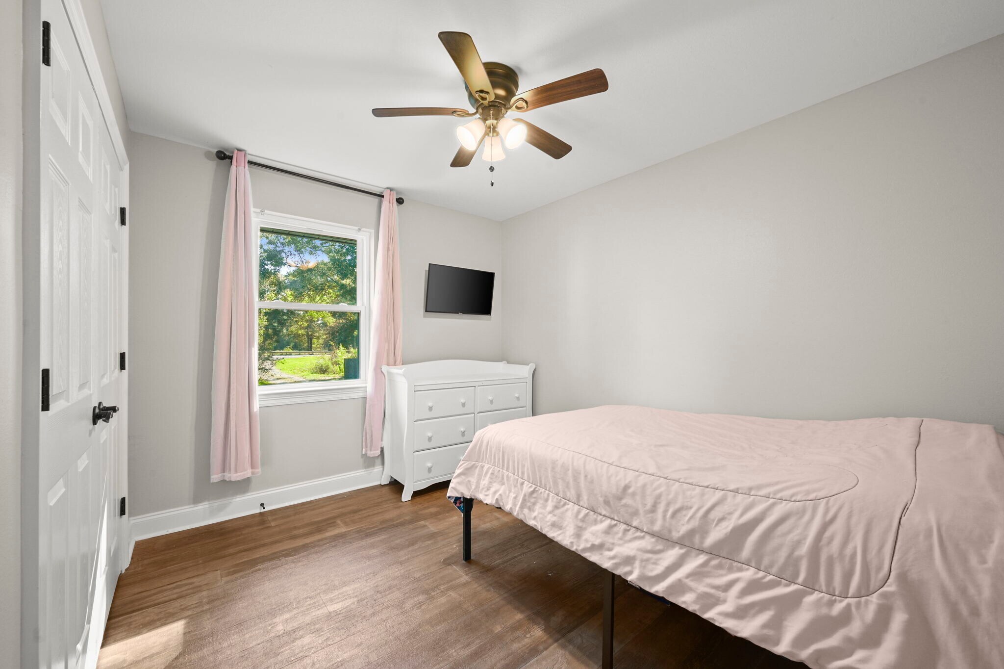 Building Photo - 23705 Walker South Rd