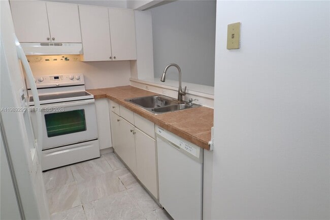 Building Photo - 16531 NE 35th Ave