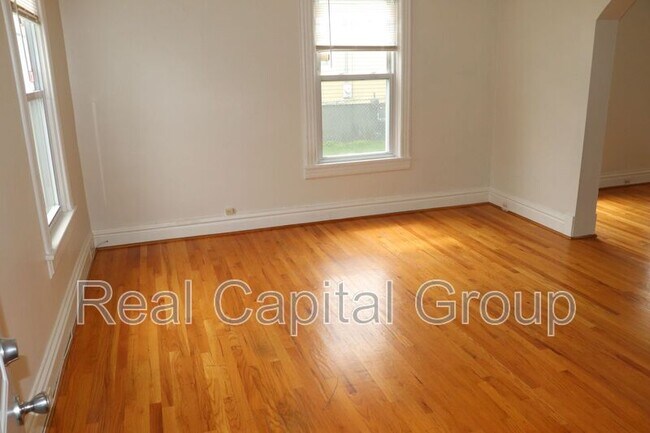 Building Photo - 171 Lancaster St