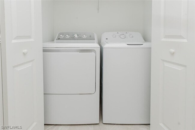 Building Photo - 5583 Double Eagle Cir