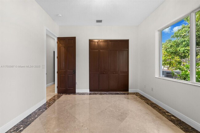 Building Photo - 9400 SW 93rd Ct
