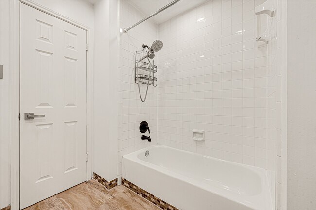 Building Photo - 8307 Summer Reef Dr