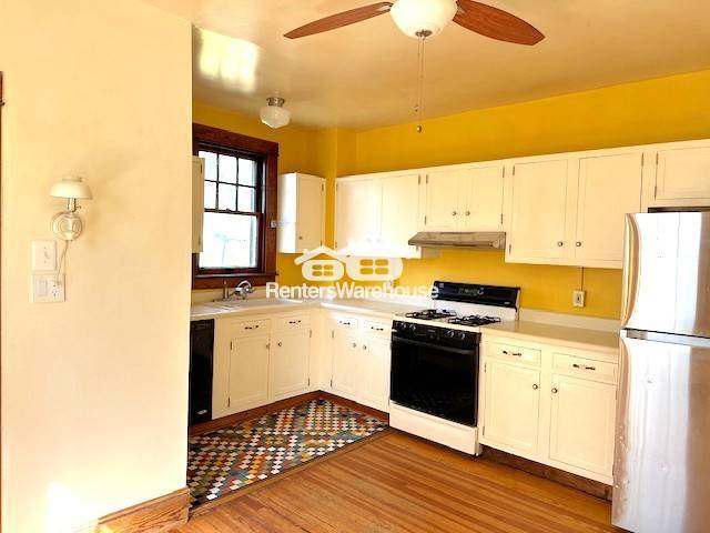 Building Photo - 400 Rossiter Ave