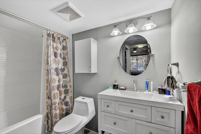 Building Photo - 4211 San Marino Blvd