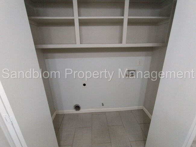 Building Photo - FOR LEASE | Mid-town Tulsa | Available Now!