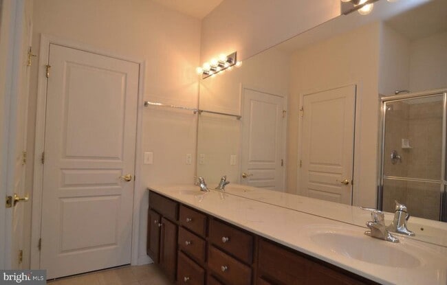 Building Photo - 23 Lumber Mill Ln