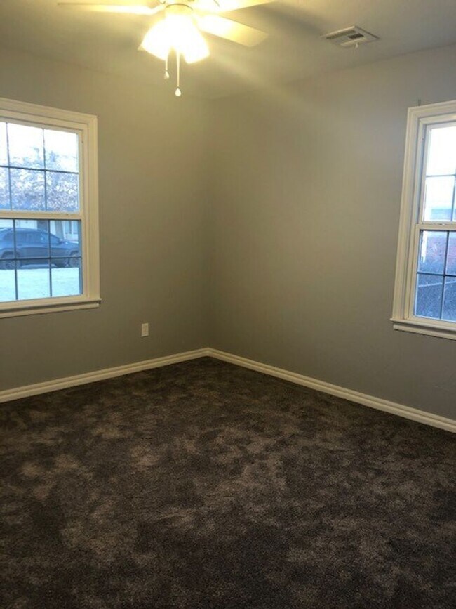 Building Photo - Adorable 3 Bed | 1 Bath + Bonus Room in Mayfair Heights - ALL Appliances Included