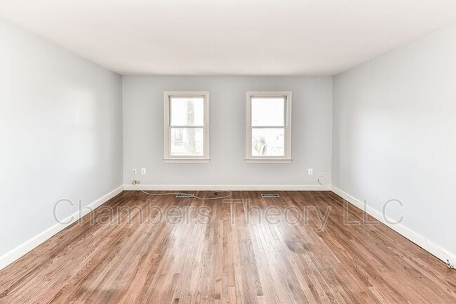 Building Photo - 306 S Wayne St