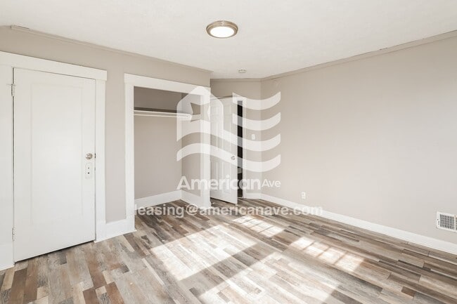 Building Photo - 2720 Newport Ave