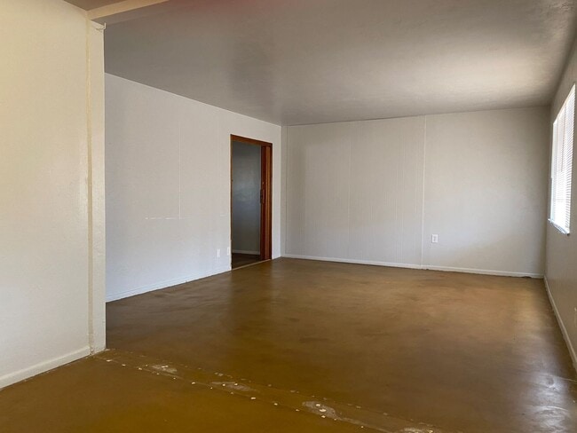 Building Photo - Tempe Duplex 3 Bed - 1.75 Bath