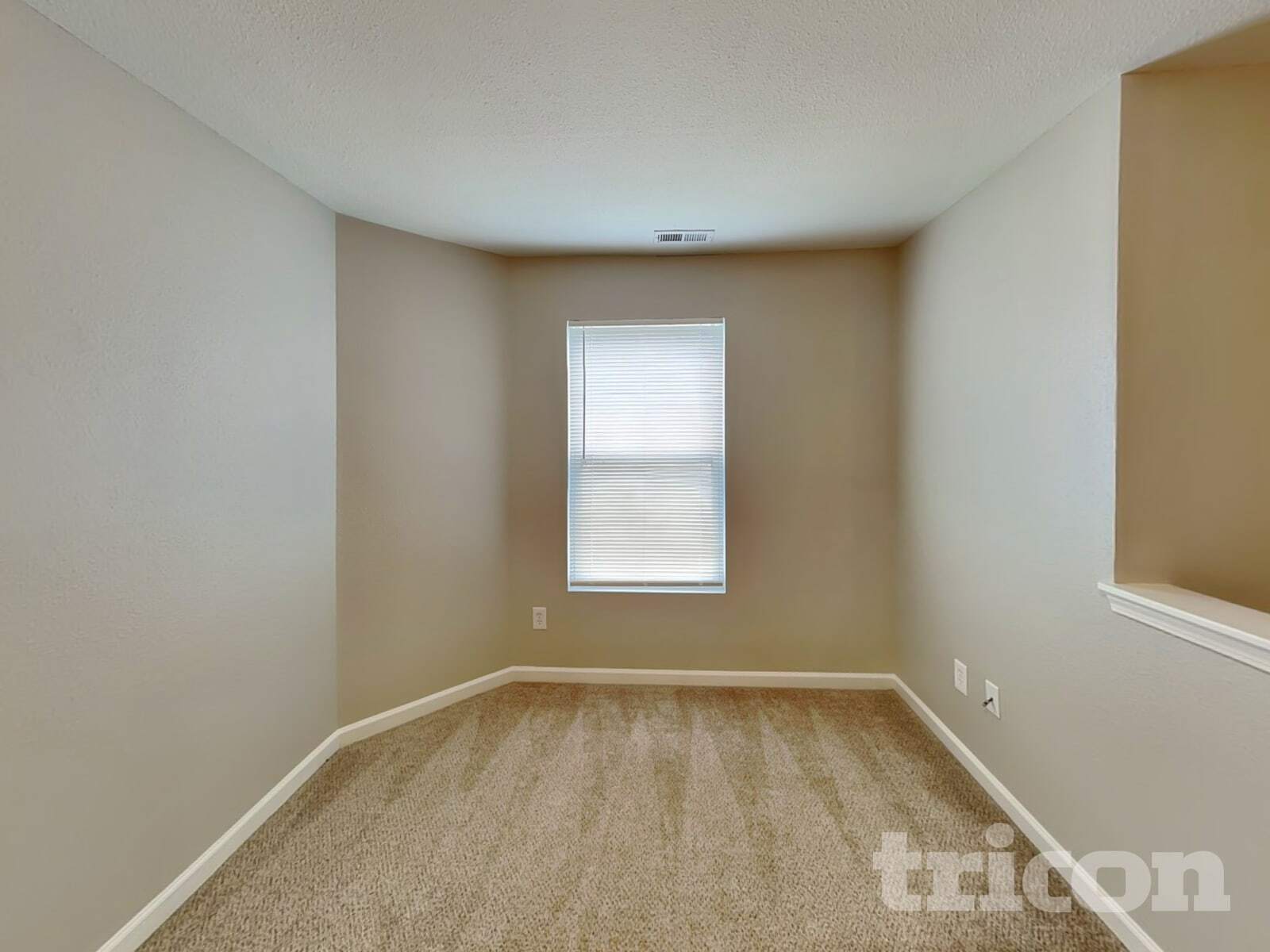 Building Photo - 947 Littleton Dr