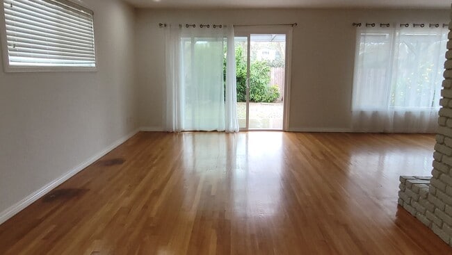 Building Photo - Beautiful Point Loma Single Story Home