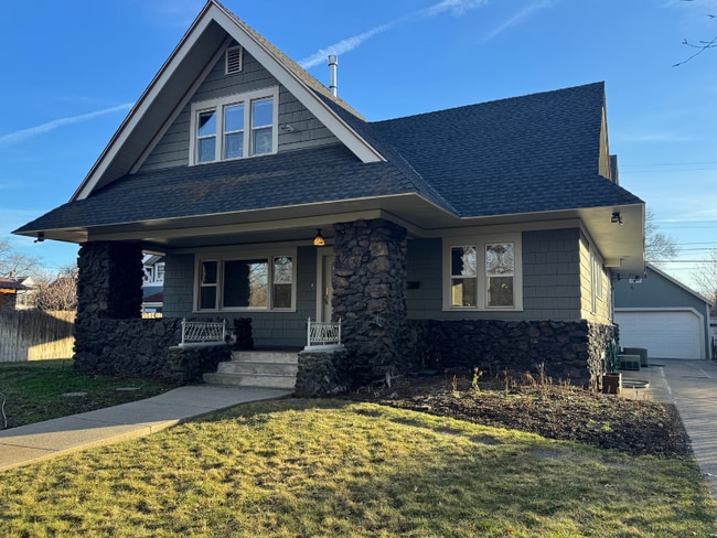 Building Photo - 615 W Waverly Pl