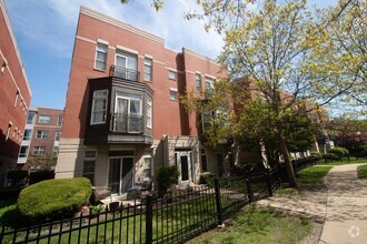 Building Photo - 814 W University Ln