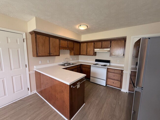 Building Photo - 406 Hazelwood Dr