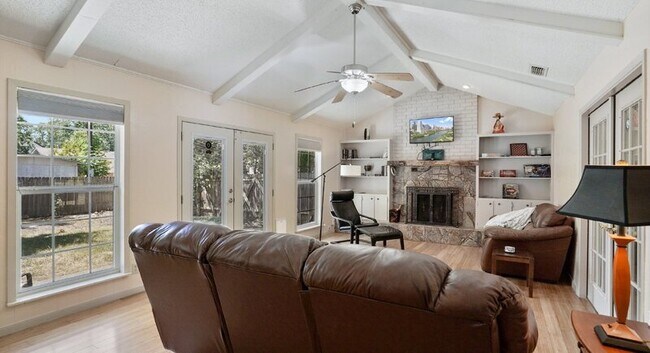 Building Photo - 4611 Cedargrove Dr