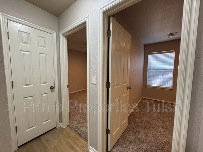 Building Photo - 10333 E 112th St S