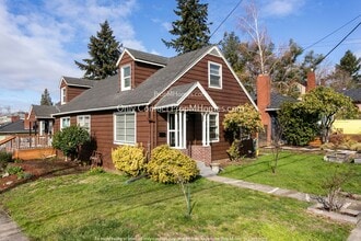 Building Photo - 3031 SE 52nd Ave